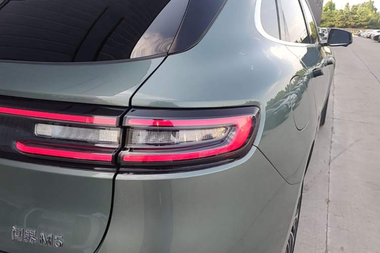 Used Hima AITO M5 2023 Extended-Range Four-Wheel Drive Intelligent Driving Version Right Rear Taillight