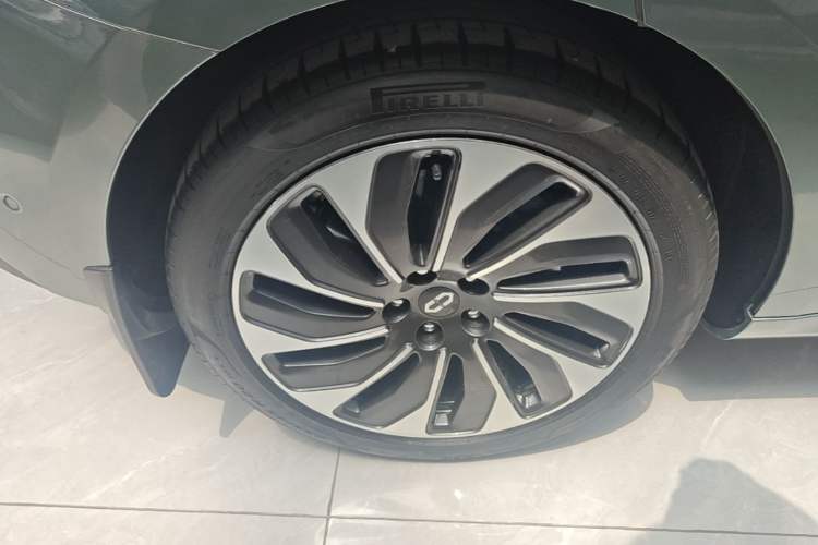 Used Hima AITO M5 2023 Extended-Range Rear-Drive Intelligent Driving Version Right Rear Wheel Hub