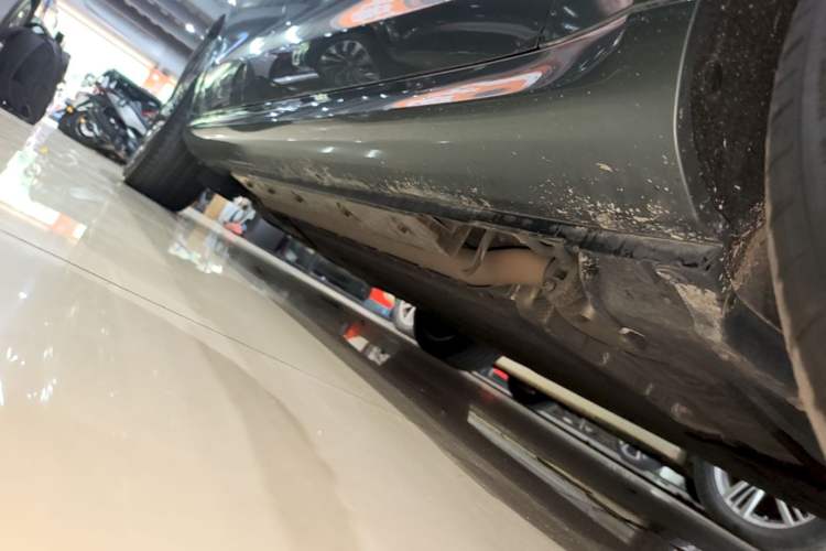 Used Hima AITO M5 2023 Extended-Range Rear-Drive Intelligent Driving Version Right Side Sill