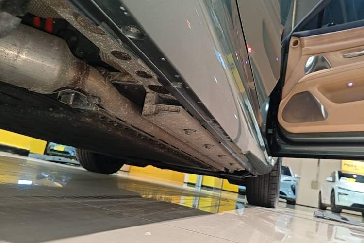 Used Hima AITO M5 2023 Extended-Range Four-Wheel Drive Intelligent Driving Version Right Side Sill