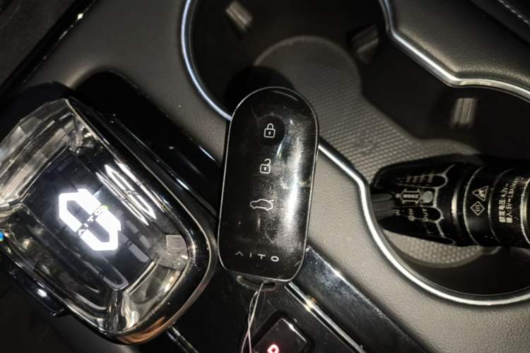 Used Hima AITO M5 2023 Extended-Range Four-Wheel Drive Intelligent Driving Version Vehicle Key