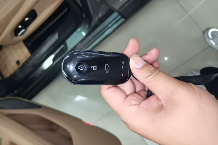 Used Hima AITO M5 2023 All-Electric Rear-Drive Standard Edition Vehicle Key