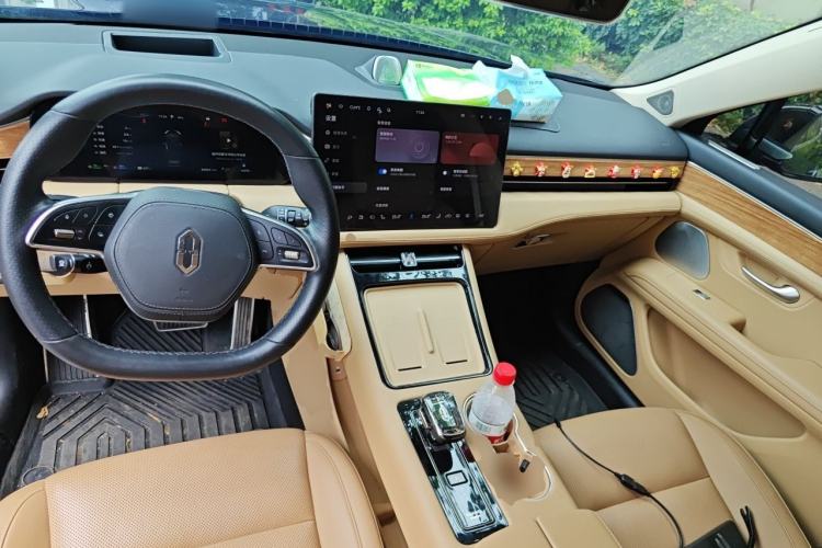 Used Hima AITO M5 2023 Extended-Range Four-Wheel Drive Intelligent Driving Version Center Console