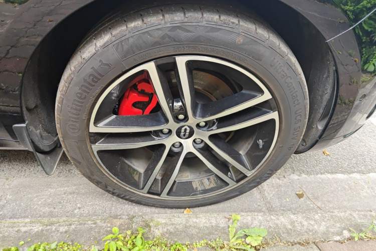 Used Hima AITO M5 2023 Extended-Range Four-Wheel Drive Intelligent Driving Version Right Front Wheel Hub