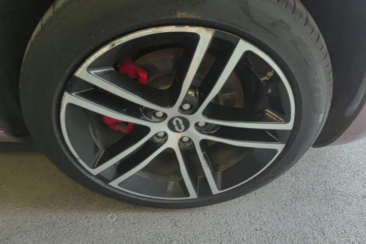 Used Hima AITO M5 2023 Pure Electric All-Wheel Drive Intelligent Driving Version Right Front Wheel Hub