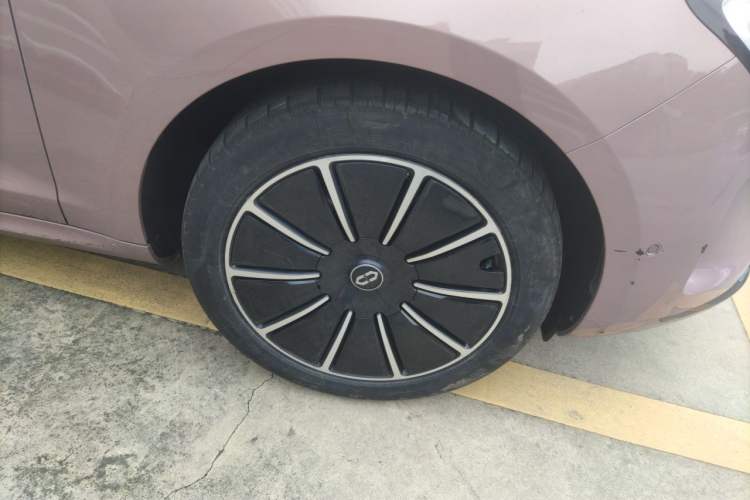 Used Hima AITO M5 2023 Pure Electric Rear-Drive Intelligent Driving Version Right Front Wheel Hub
