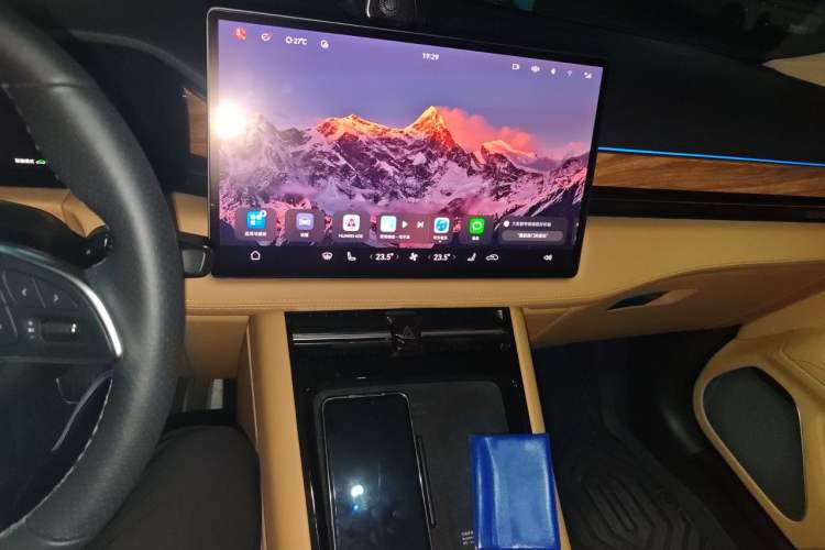 Used Hima AITO M5 2023 Extended-Range Rear-Drive Intelligent Driving Version Audio And AC Panel