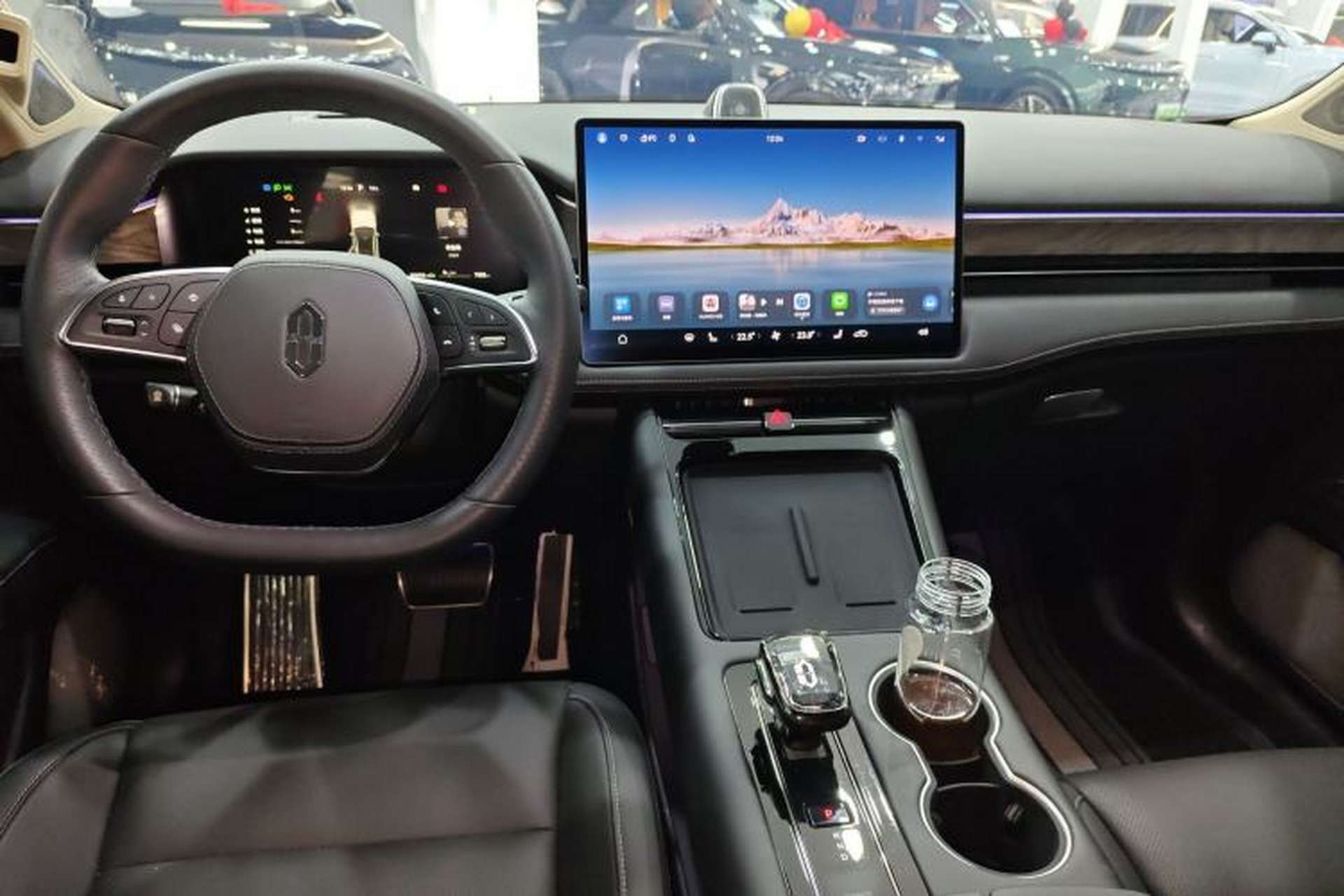 Used Hima AITO M5 2023 Extended-Range Rear-Drive Intelligent Driving Version Center Console