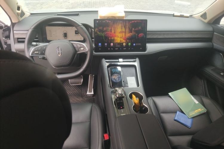 Used Hima AITO M5 2023 Extended-Range Four-Wheel Drive Intelligent Driving Version Center Console