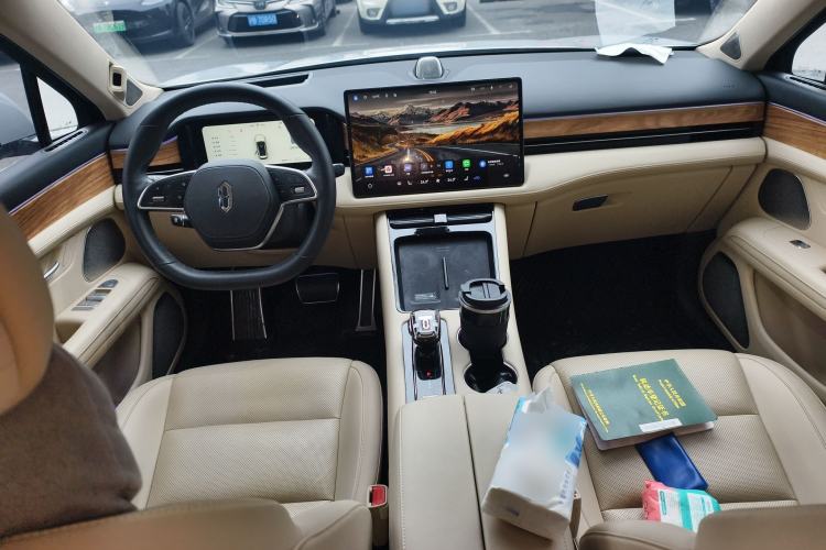 Used Hima AITO M5 2023 Extended-Range Four-Wheel Drive Intelligent Driving Version Center Console