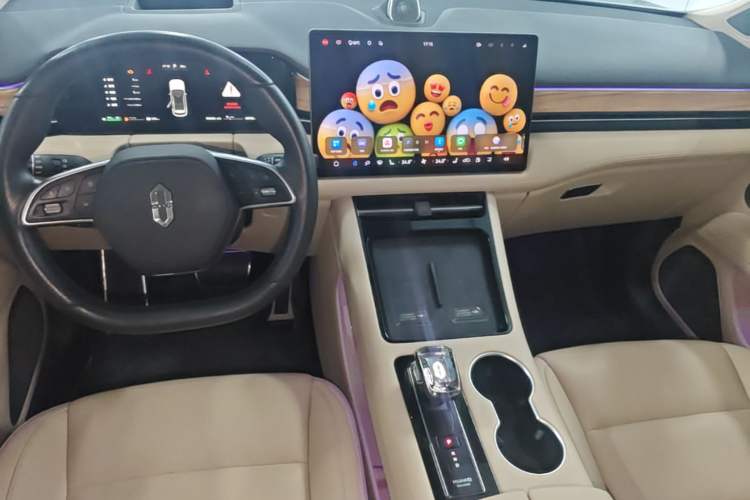 Used Hima AITO M5 2023 Extended-Range Four-Wheel Drive Intelligent Driving Version Center Console