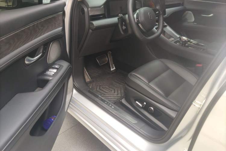 Used Hima AITO M5 2023 Extended-Range Four-Wheel Drive Intelligent Driving Version Driver Seat