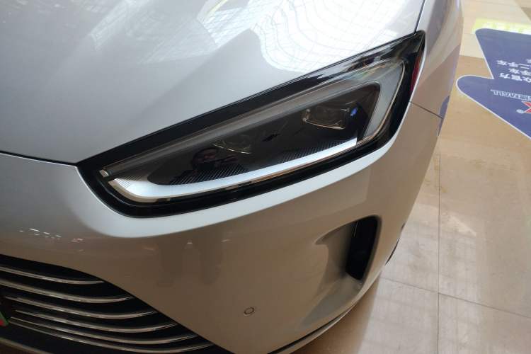 Used Hima AITO M5 2023 Extended-Range Four-Wheel Drive Intelligent Driving Version Left Front Headlight