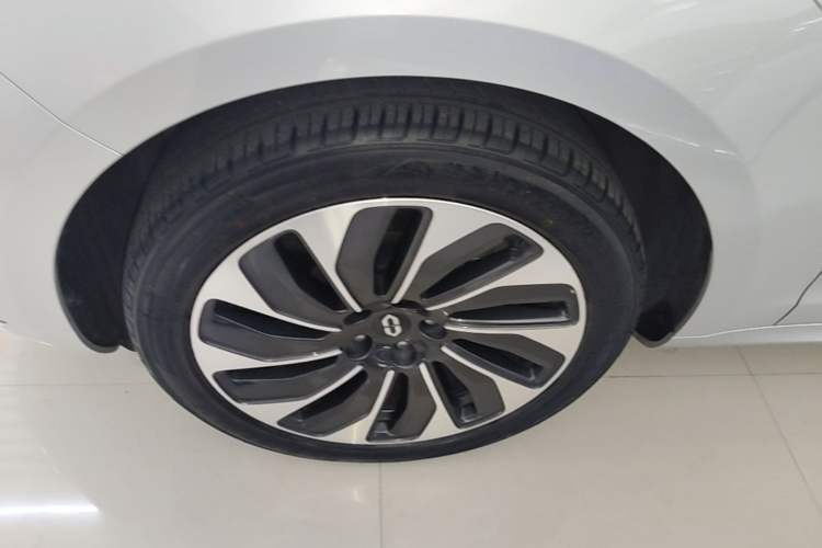 Used Hima AITO M5 2023 Extended-Range Rear-Drive Intelligent Driving Version Left Front Wheel Hub