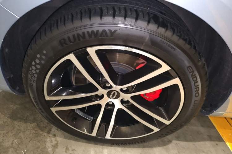 Used Hima AITO M5 2023 Extended-Range Four-Wheel Drive Intelligent Driving Version Left Front Wheel Hub