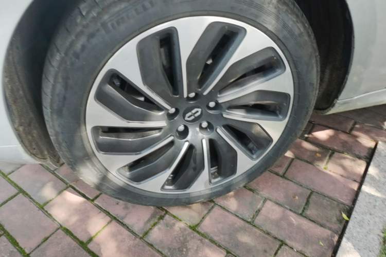 Used Hima AITO M5 2023 Extended-Range Rear-Drive Intelligent Driving Version Left Front Wheel Hub