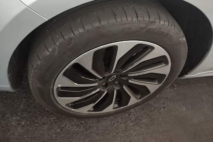Used Hima AITO M5 2023 Extended-Range Rear-Drive Intelligent Driving Version Left Front Wheel Hub