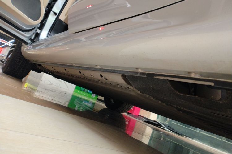 Used Hima AITO M5 2023 Extended-Range Four-Wheel Drive Intelligent Driving Version Left Side Sill