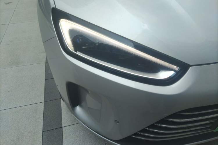 Used Hima AITO M5 2023 Extended-Range Four-Wheel Drive Intelligent Driving Version Right Front Headlight