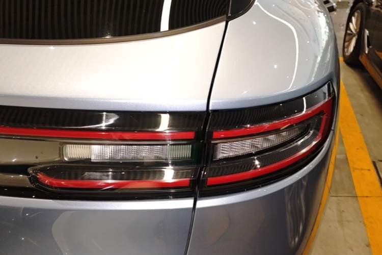 Used Hima AITO M5 2023 Extended-Range Four-Wheel Drive Intelligent Driving Version Right Rear Taillight