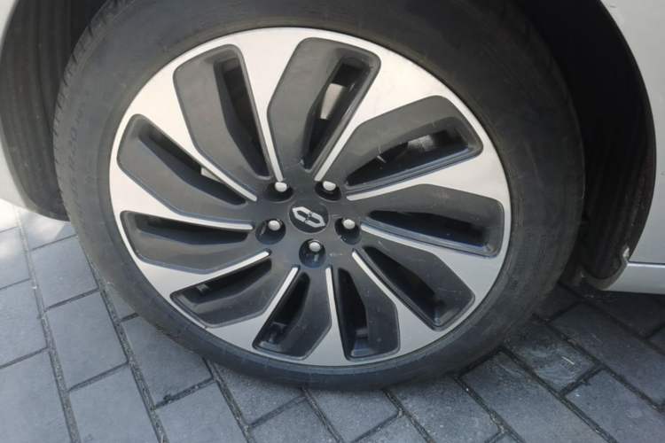 Used Hima AITO M5 2023 Extended-Range Rear-Drive Intelligent Driving Version Right Rear Wheel Hub