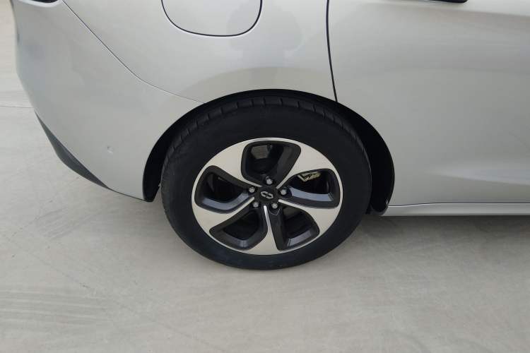 Used Hima AITO M5 2023 Extended-Range Rear-Drive Standard Version Right Rear Wheel Hub