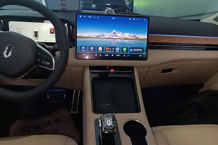 Used Hima AITO M5 2023 Extended-Range Four-Wheel Drive Intelligent Driving Version Audio And AC Panel