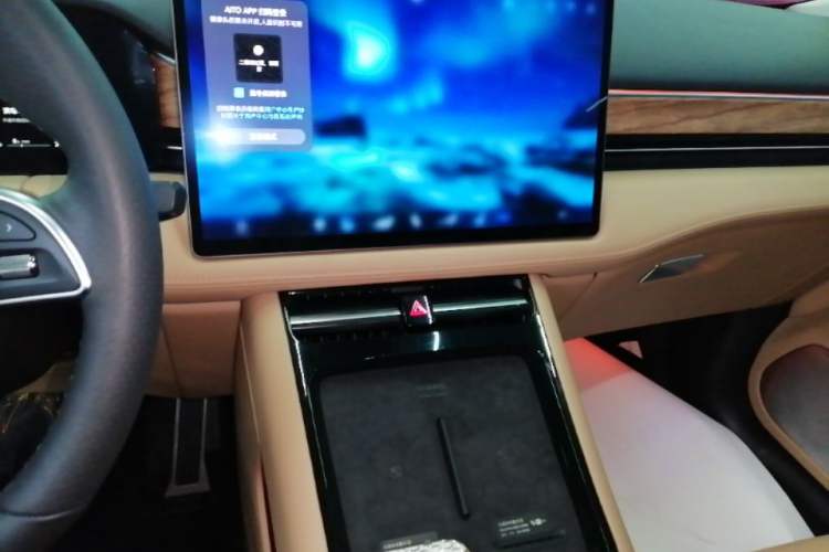 Used Hima AITO M5 2023 Extended-Range Four-Wheel Drive Intelligent Driving Version Audio And AC Panel