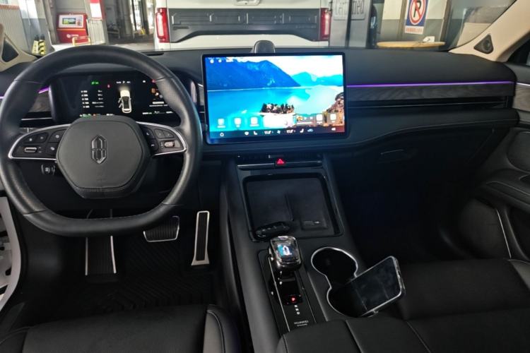 Used Hima AITO M5 2023 Extended-Range Rear-Drive Intelligent Driving Version Center Console