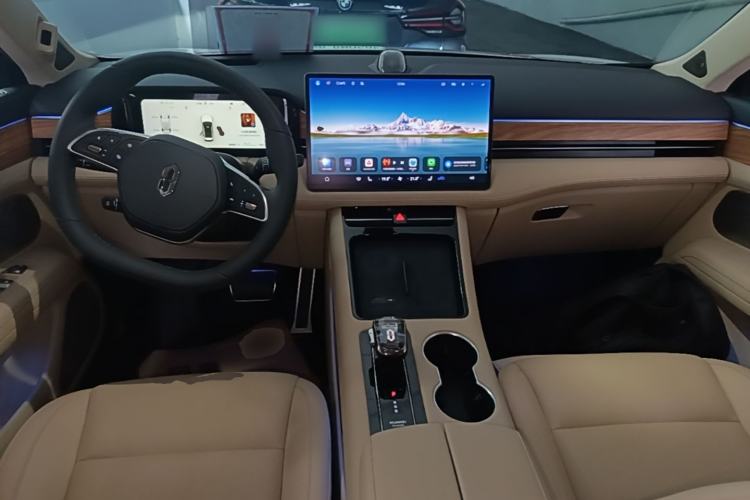 Used Hima AITO M5 2023 Extended-Range Four-Wheel Drive Intelligent Driving Version Center Console