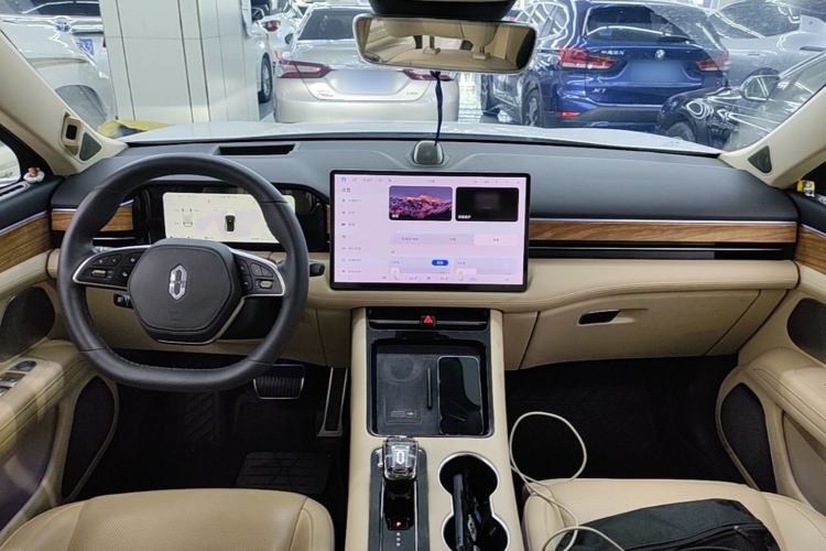 Used Hima AITO M5 2023 Extended-Range Four-Wheel Drive Intelligent Driving Version Center Console