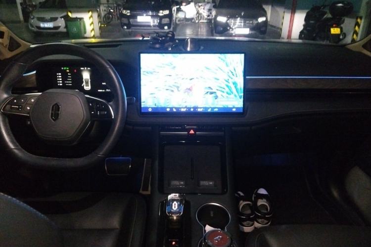 Used Hima AITO M5 2023 Extended-Range Rear-Drive Intelligent Driving Version Center Console