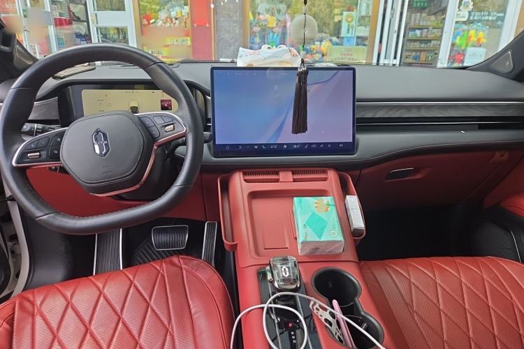 Used Hima AITO M5 2023 Pure Electric All-Wheel Drive Intelligent Driving Version Center Console