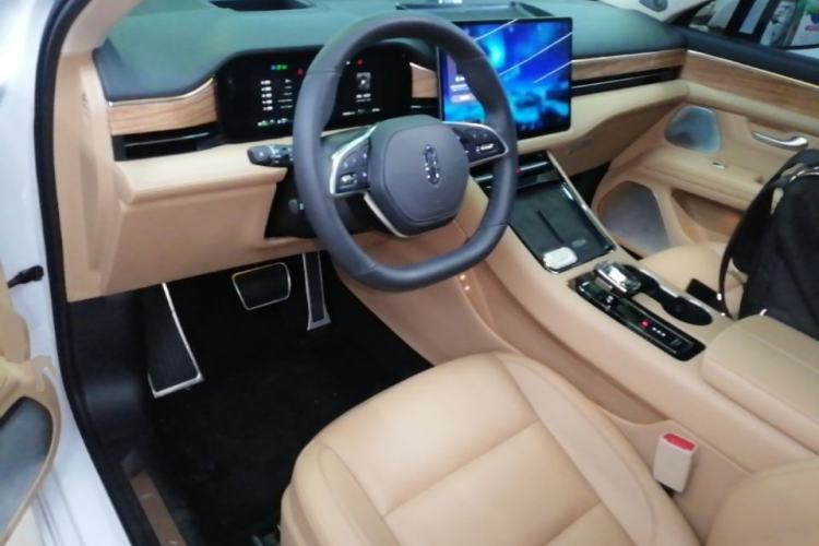 Used Hima AITO M5 2023 Extended-Range Four-Wheel Drive Intelligent Driving Version Center Console