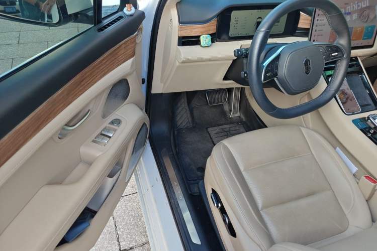 Used Hima AITO M5 2023 Extended-Range Four-Wheel Drive Intelligent Driving Version Driver Seat