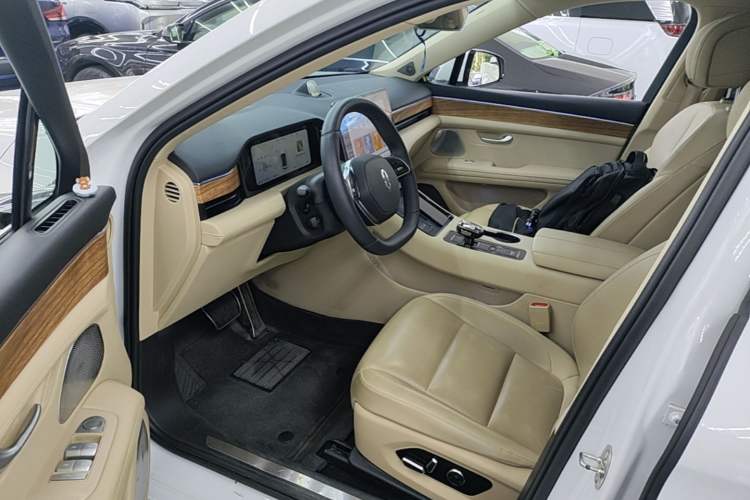 Used Hima AITO M5 2023 Extended-Range Four-Wheel Drive Intelligent Driving Version Driver Seat