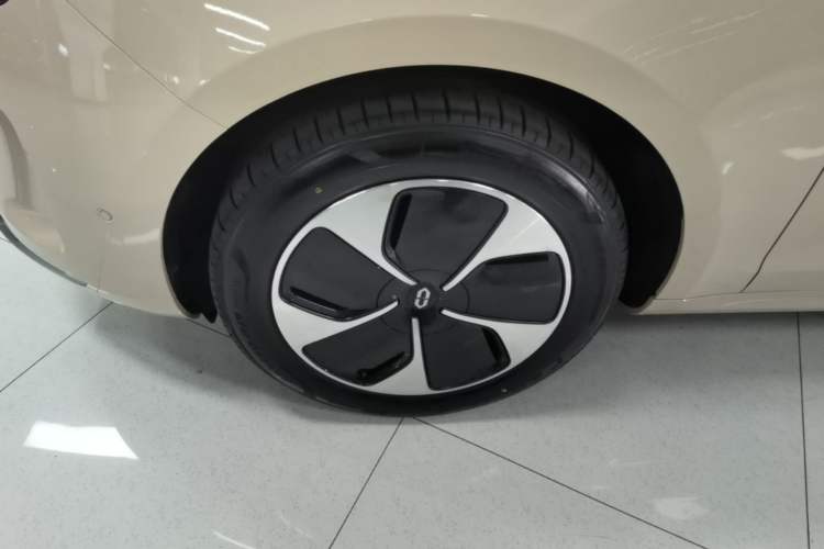 Used Hima AITO M5 2023 All-Electric Rear-Drive Standard Edition Exterior 4
