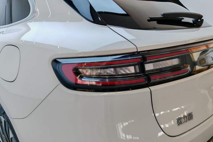 Used Hima AITO M5 2023 Extended-Range Rear-Drive Intelligent Driving Version Exterior 9