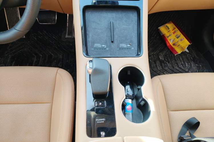 Used Hima AITO M5 2023 All-Electric Rear-Drive Standard Edition Gear Lever