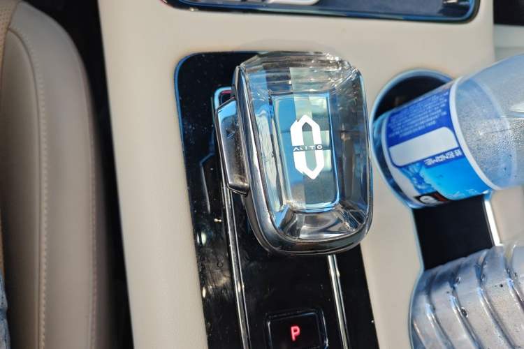 Used Hima AITO M5 2023 Extended-Range Four-Wheel Drive Intelligent Driving Version Gear Lever