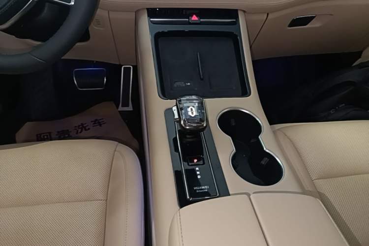 Used Hima AITO M5 2023 Extended-Range Four-Wheel Drive Intelligent Driving Version Gear Lever