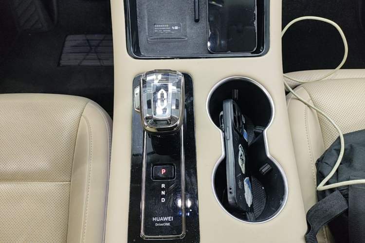 Used Hima AITO M5 2023 Extended-Range Four-Wheel Drive Intelligent Driving Version Gear Lever