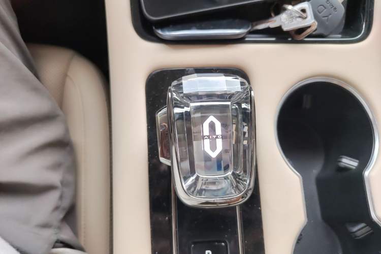 Used Hima AITO M5 2023 All-Electric Rear-Drive Standard Edition Gear Lever