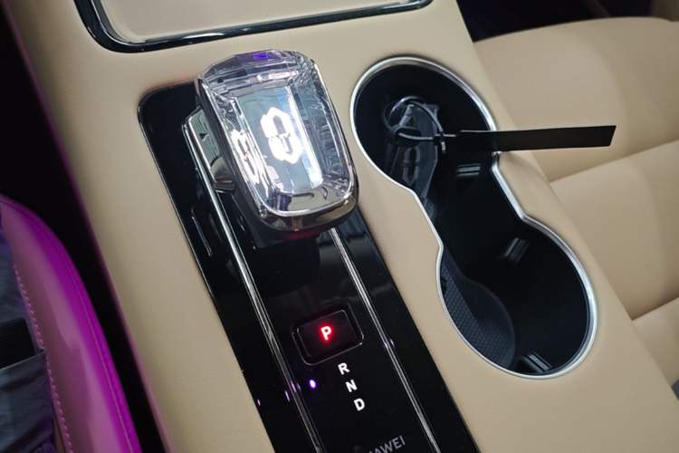 Used Hima AITO M5 2023 All-Electric Rear-Drive Standard Edition Gear Lever