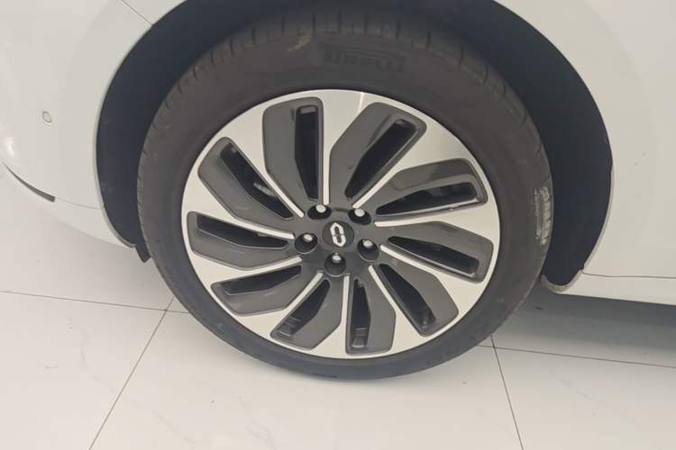 Used Hima AITO M5 2023 Extended-Range Rear-Drive Intelligent Driving Version Left Front Wheel Hub