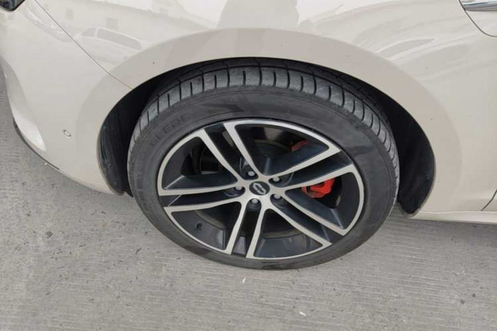 Used Hima AITO M5 2023 Pure Electric All-Wheel Drive Intelligent Driving Version Left Front Wheel Hub