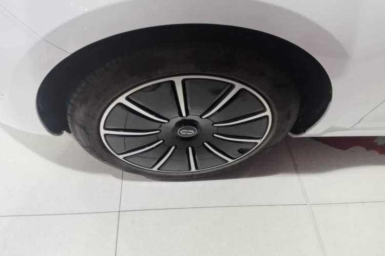 Used Hima AITO M5 2023 Pure Electric Rear-Drive Intelligent Driving Version Left Front Wheel Hub