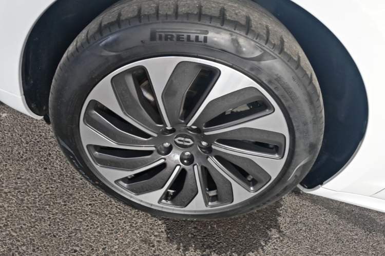 Used Hima AITO M5 2023 Extended-Range Rear-Drive Intelligent Driving Version Left Front Wheel Hub
