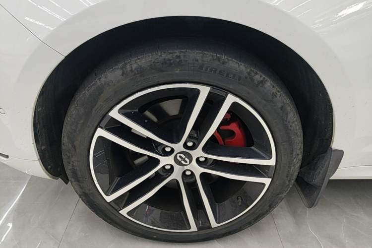 Used Hima AITO M5 2023 Extended-Range Four-Wheel Drive Intelligent Driving Version Left Front Wheel Hub