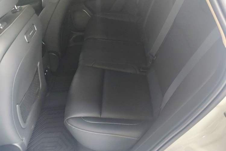 Used Hima AITO M5 2023 All-Electric Rear-Drive Standard Edition Left Rear Seat